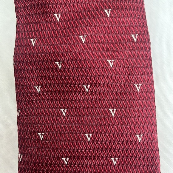 Valentino Burgundy “V” Print Tie. Like new! - Picture 3 of 11